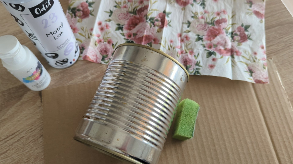 DIY: Květináč z plechovky